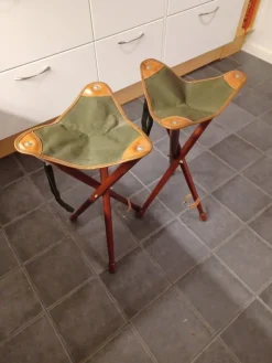 Tradera Vikbara pallar i trä och canvas Jaktstolar> Jagt