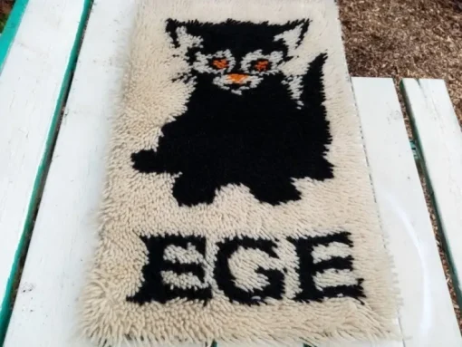 Tradera Vintage Black Cat Rug with EGE| Gulvtæpper