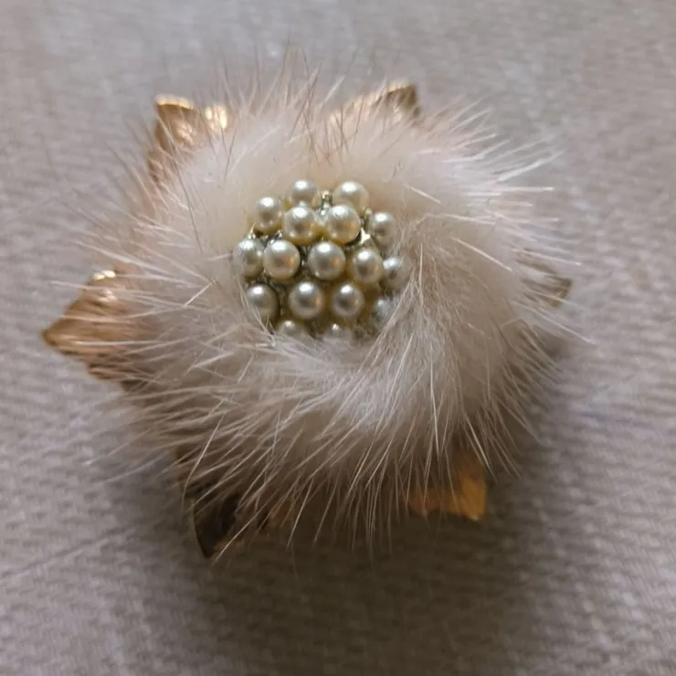Store Vintage Brosch Brooch från 30-40 talet Blad Pärlor och Päls Øvrige Antikviteter & Design