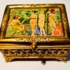 Tradera Vintage Gold-Tone Trinket Box with Classical Roman Scene> Smykkeskrin & -opbevaring