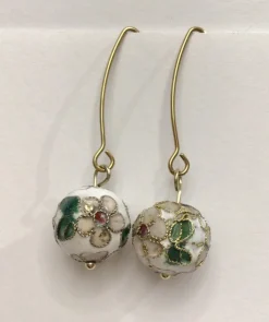 Tradera VITA handmålade CLOISONNE pärlor på V-formade öronkrokar NYA| Øreringe