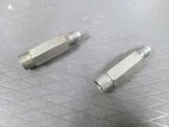 Tradera Volvo 240 Turbo ventilförlängningar till AC kompressor| Autodele & Reservedele