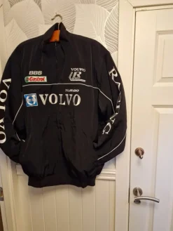 Tradera Volvo R-sport jacka helt ny i förpackning XXXL| Merchandise