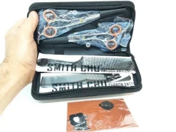 Tradera Väska med Frisörset från Smith Chu (Frisör set sax kam m.m klippa frisörsax)> Andre Skønhedsprodukter