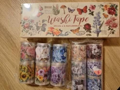 Tradera WASHI-TEJP PAKET med 20 rullar & 12 st RULLAR STICKERS/KLISTERMÄRKEN- NYTT!| Scrapbøger
