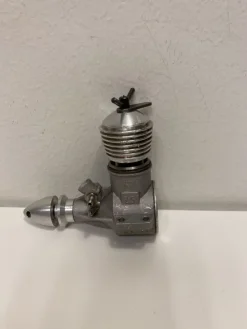 Tradera Webra 2,5 cc - Modellmotor| Modelmotorer
