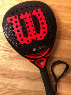 Tradera Wilson Bela Team Padelracket (nyskick)> Padel