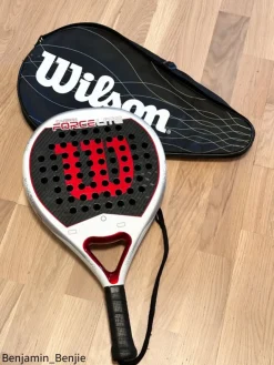 Tradera Wilson Carbon Force Lite med fodral.> Padel