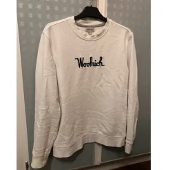 Tradera Woolrich vit tröja, storlek M> Herretøj